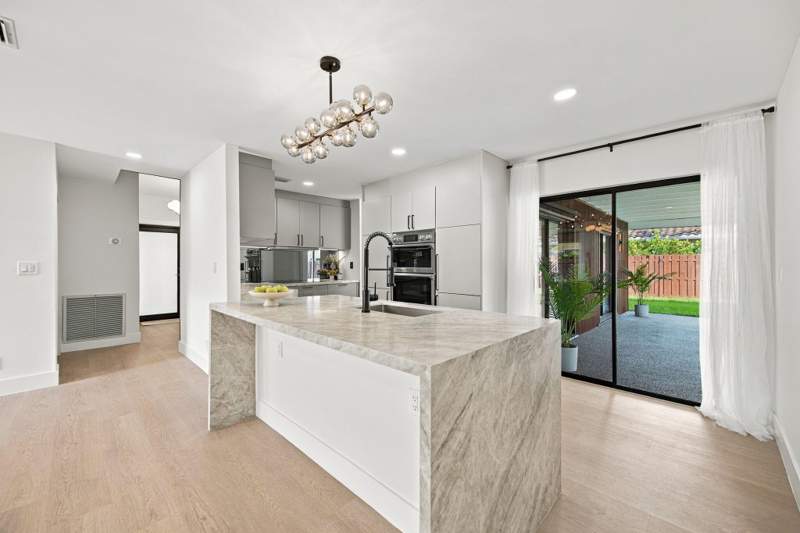 4 bedroom Single Family Residence at 10742 NW 18th Court, Cypress Run, Coral Springs — photo 4