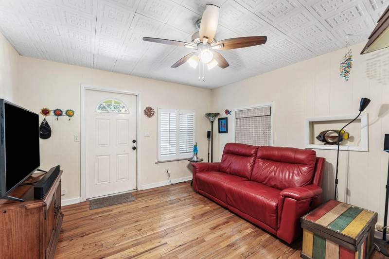 2 bedroom Single Family Residence at 806 N M Street, Lake Worth Town Of, Lake Worth Beach — photo 4
