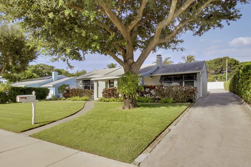 3 bedroom Single Family Residence at 1111 N B Street, Lake Worth Town Of In Pb 2 Pgs 29 To 40 Inc, Lake Worth Beach — photo 3