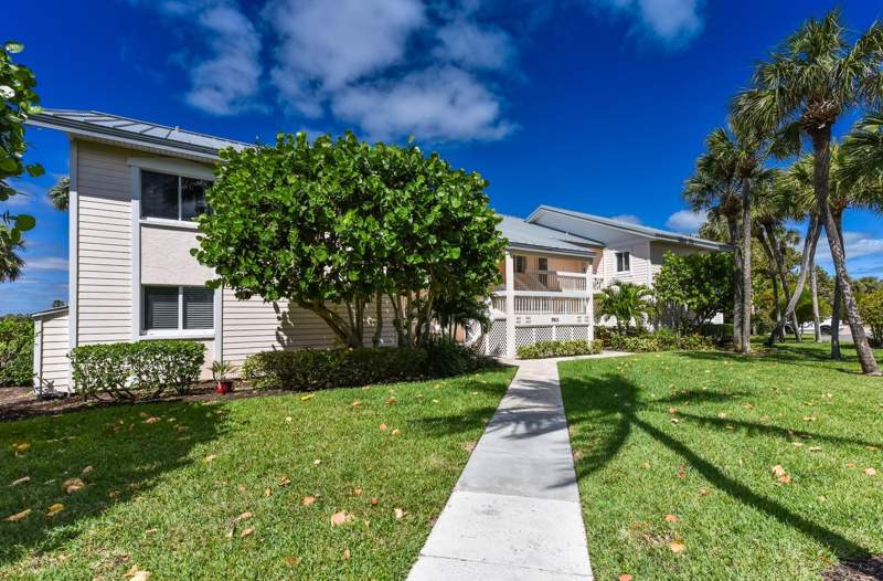 2 bedroom Condominium at 5811 NE Gulfstream Way #4002, Tennis Villas Condo, Hutchinson Island — photo 5