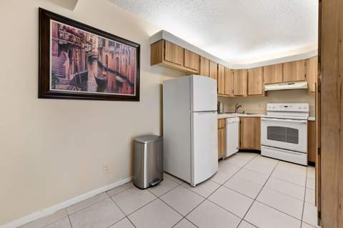 1005 Green Pine Boulevard #C2, West Palm Beach FL - photo 10 of 26