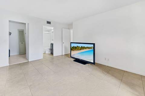 1005 Green Pine Boulevard #C2, West Palm Beach FL - photo 17 of 26