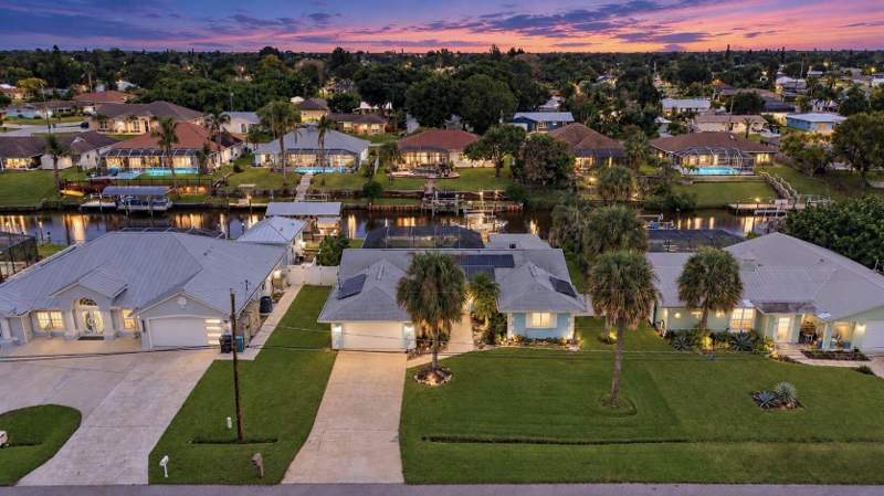 3 bedroom Single Family Residence at 180 NE Surfside Avenue, Port St Lucie Section 26, Port St. Lucie — photo 4