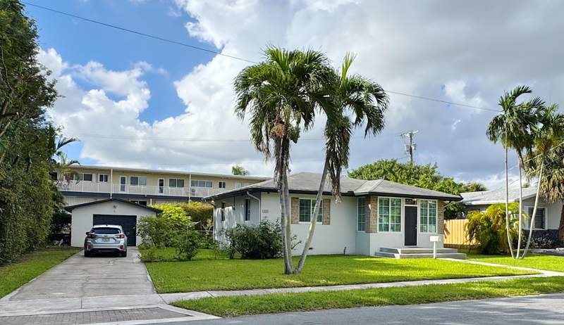 2 bedroom Single Family Residence at 133 SE 2nd Street, Raulerson Sub Amen Plat, Dania Beach — photo 3