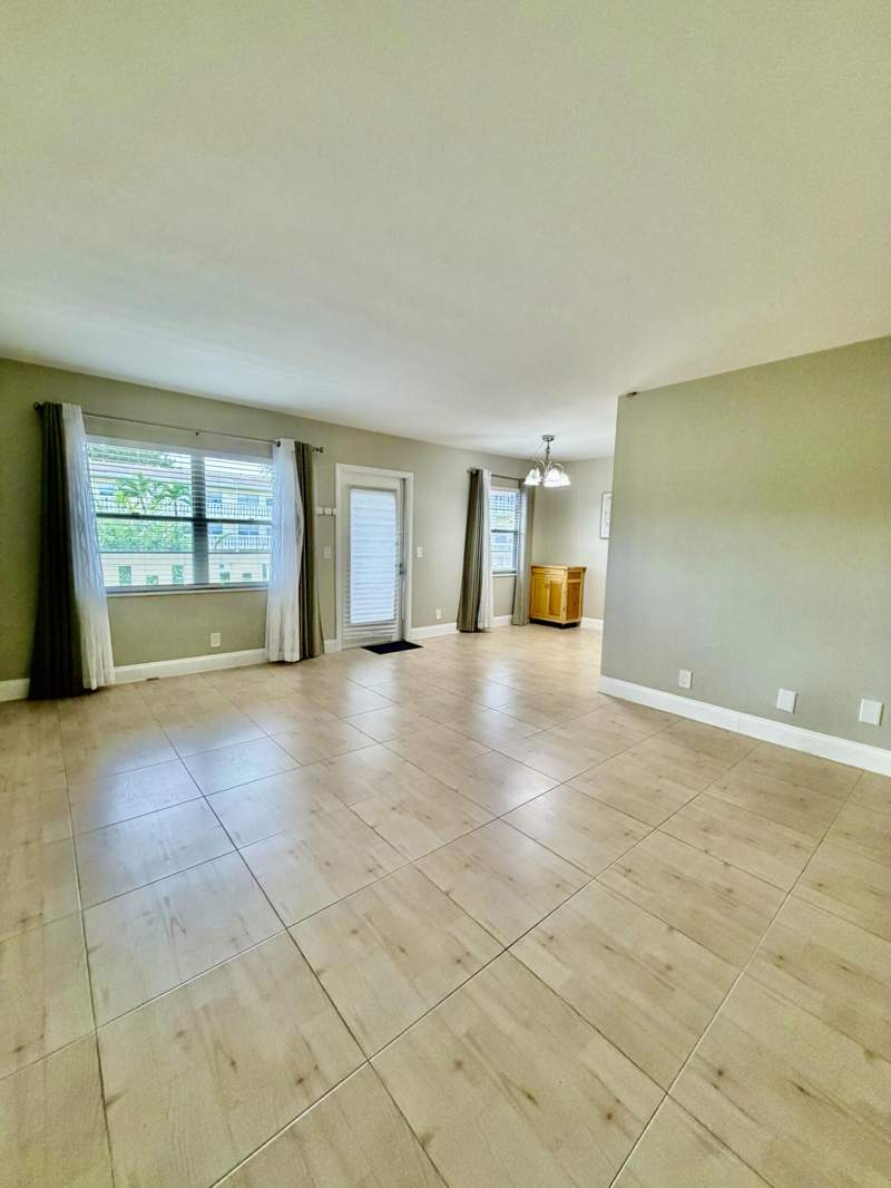 2 bedroom Condominium at 153 Dorset D, Century Village, Boca Raton — photo 2