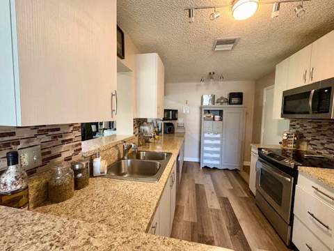 10313 Boynton Place Circle, Boynton Beach FL - photo 9 of 32