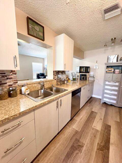 10313 Boynton Place Circle, Boynton Beach FL - photo 10 of 32