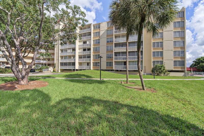 2 bedroom Condominium at 7051 Environ Boulevard #534, Environ I Condo 5 And 6, Lauderhill — photo 2