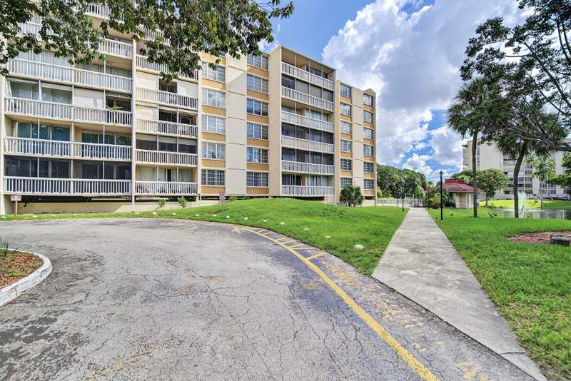 2 bedroom Condominium at 7051 Environ Boulevard #534, Environ I Condo 5 And 6, Lauderhill — photo 3