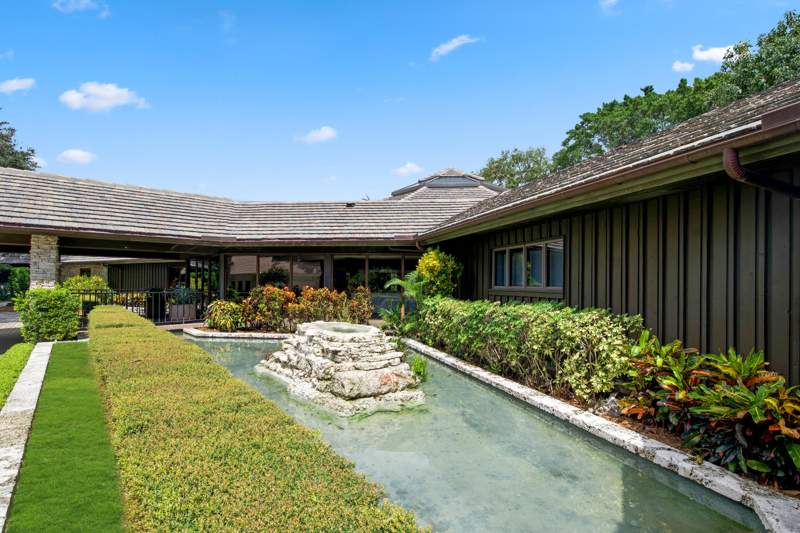 5 bedroom Single Family Residence at 19700 Oakbrook Circle, Oakbrook, Boca Raton — photo 2