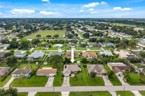 674 SW Lucero Drive, Port St. Lucie FL - photo 7 of 49
