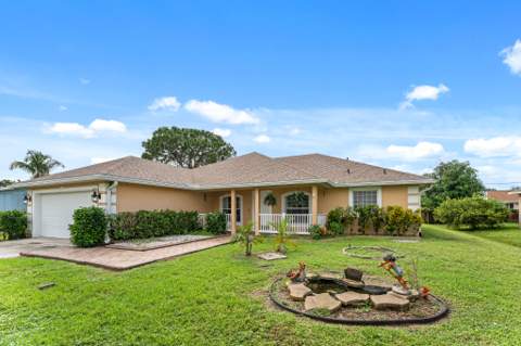 674 SW Lucero Drive, Port St. Lucie FL - photo 9 of 49