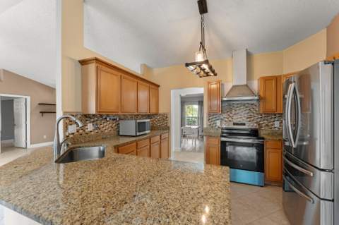 674 SW Lucero Drive, Port St. Lucie FL - photo 20 of 49
