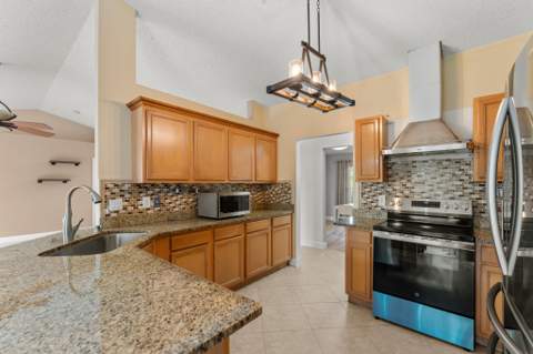 674 SW Lucero Drive, Port St. Lucie FL - photo 21 of 49
