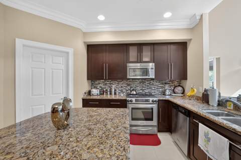 3621 Burchs, West Palm Beach FL - photo 13 of 72