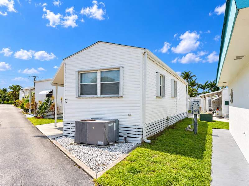 1 bedroom Mobile Home at 14 Bamboo Drive #Cd, Briny Breezes Inc, Briny Breezes — photo 2
