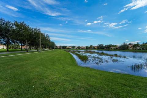 672 Gazetta Way, West Palm Beach FL - photo 14 of 46