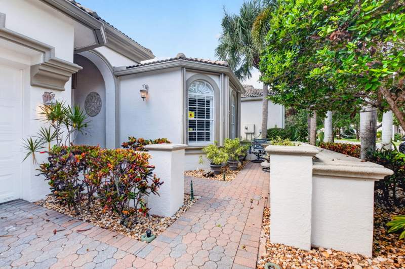 2 bedroom Single Family Residence at 9842 Via Elegante, Buena Vida, Wellington — photo 4