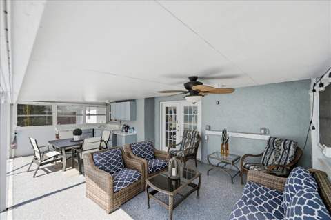 2031 SE New York Street, Port St. Lucie FL - photo 12 of 68