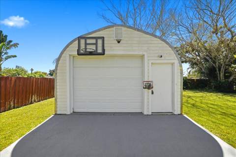 2031 SE New York Street, Port St. Lucie FL - photo 22 of 68