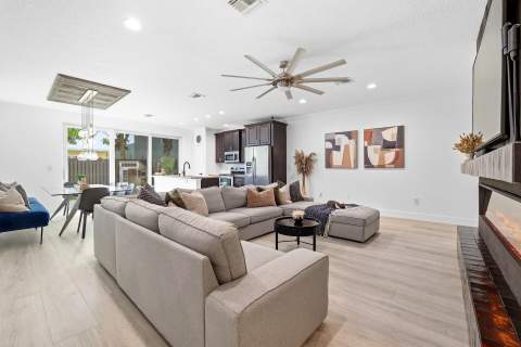 3122 Shelby Way, Palm Springs FL - photo 8 of 34