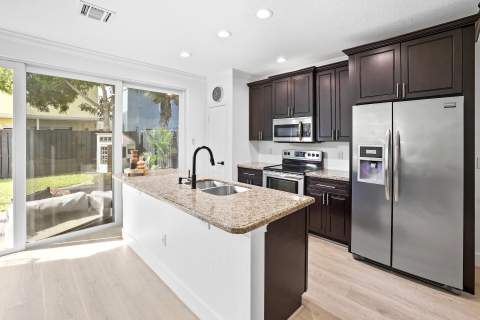 3122 Shelby Way, Palm Springs FL - photo 11 of 34