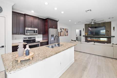 3122 Shelby Way, Palm Springs FL - photo 12 of 34