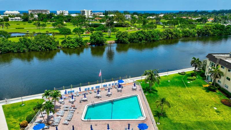 2 bedroom Condominium at 17 Colonial Club Drive #205, Colonial Club Condo Sec 2, Boynton Beach — photo 2