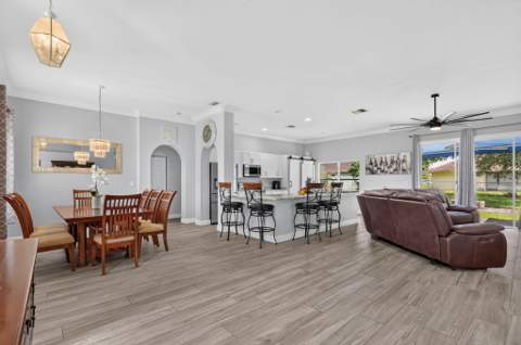 422 SW Tulip Boulevard, Port St. Lucie FL - photo 11 of 45