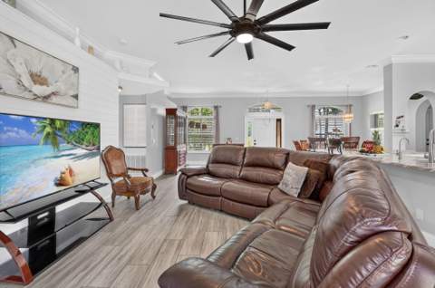 422 SW Tulip Boulevard, Port St. Lucie FL - photo 16 of 45