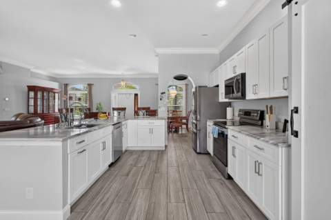422 SW Tulip Boulevard, Port St. Lucie FL - photo 19 of 45