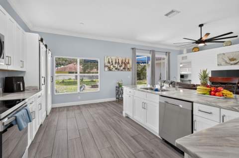 422 SW Tulip Boulevard, Port St. Lucie FL - photo 21 of 45
