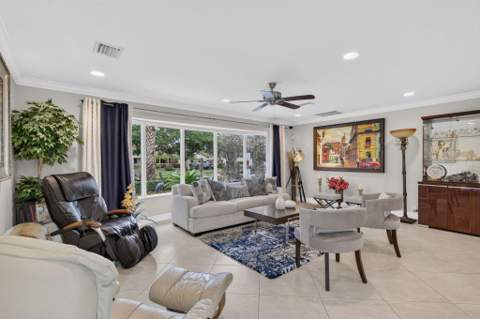 330 SW 75th Avenue, Plantation FL - photo 10 of 40