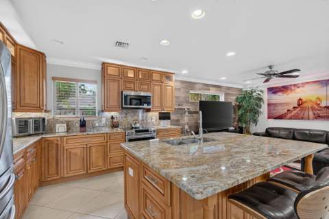 330 SW 75th Avenue, Plantation FL - photo 18 of 40