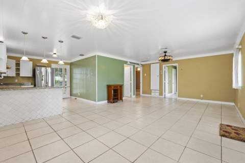 5906 Bamboo Drive, Fort Pierce FL - photo 7 of 54