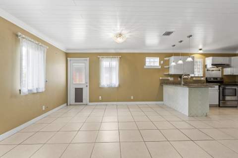 5906 Bamboo Drive, Fort Pierce FL - photo 9 of 54