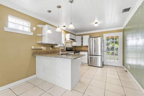 5906 Bamboo Drive, Fort Pierce FL - photo 11 of 54