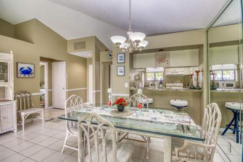 208 Club Drive, Palm Beach Gardens FL - photo 12 of 24