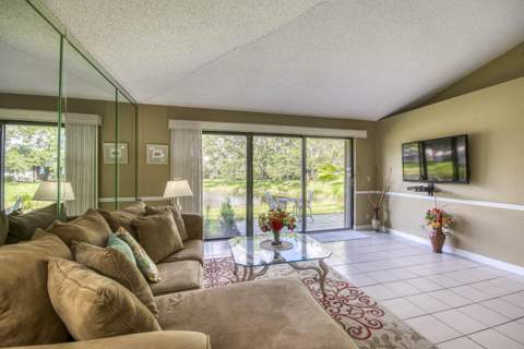 208 Club Drive, Palm Beach Gardens FL - photo 7 of 24