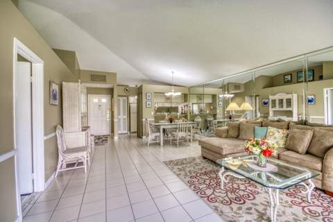 208 Club Drive, Palm Beach Gardens FL - photo 11 of 24