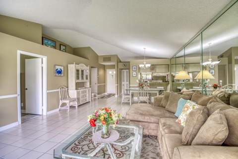 208 Club Drive, Palm Beach Gardens FL - photo 10 of 24