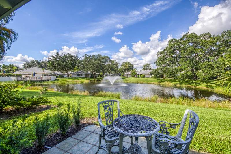 2 bedroom Townhouse at 208 Club Drive, Club Cottages at PGA National, Palm Beach Gardens — photo 2