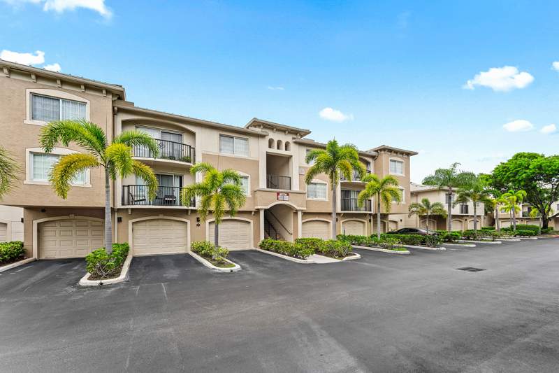 3 bedroom Condominium at 200 Crestwood Court #211, Grand View At Crestwood Condo, Royal Palm Beach — photo 3