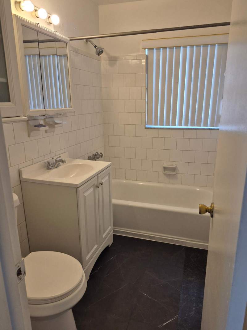 2 bedroom Single Family Residence at 1104 W 24th Street, Monroe Heights, Riviera Beach — photo 3