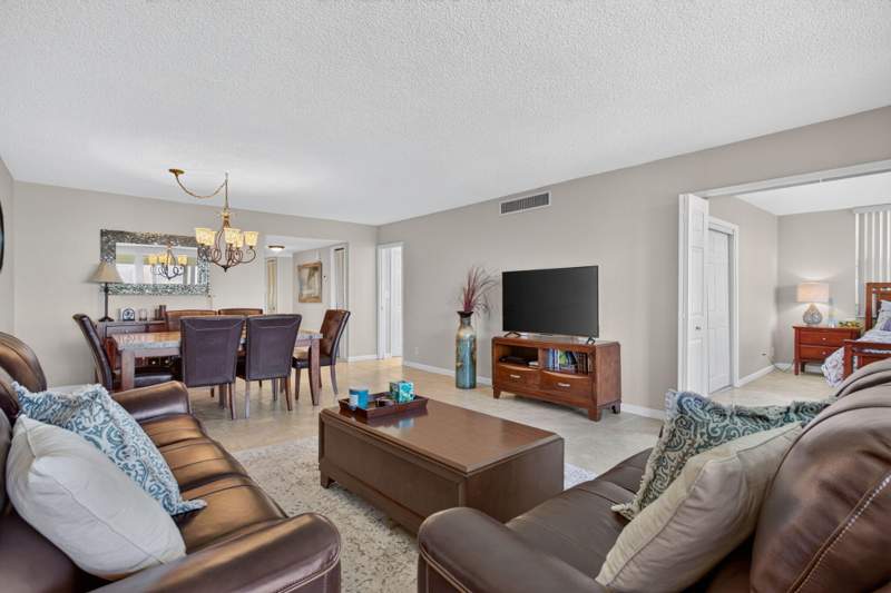 3 bedroom Condominium at 2671 S Course Drive #710, No 20 Palm-Aire Country Club, Pompano Beach — photo 4