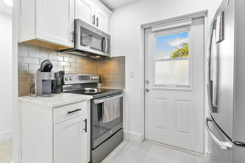 2 bedroom Condominium at 330 N Federal Highway #211, River House Terrace Condo, Deerfield Beach — photo 5