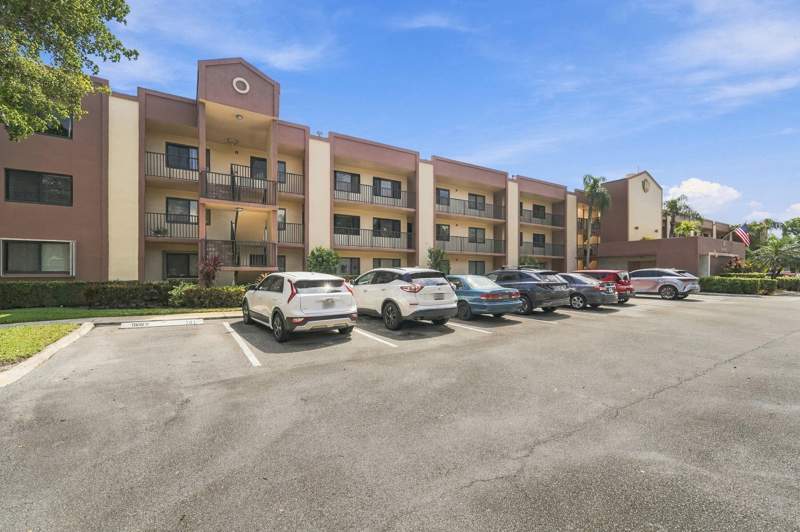 2 bedroom Condominium at 10607 W Clairmont Circle #109, Clairmont Condominium H, Tamarac — photo 3