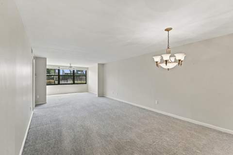 10607 W Clairmont Circle #109, Tamarac FL - photo 6 of 28