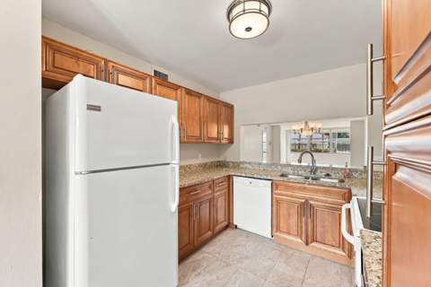 10607 W Clairmont Circle #109, Tamarac FL - photo 10 of 28