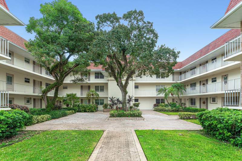 1 bedroom Condominium at 5510 Tamberlane Circle #247, Tamberlane, Palm Beach Gardens — photo 2